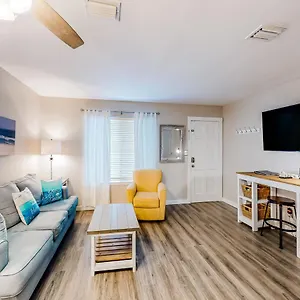 Sandprints C7 Apartment